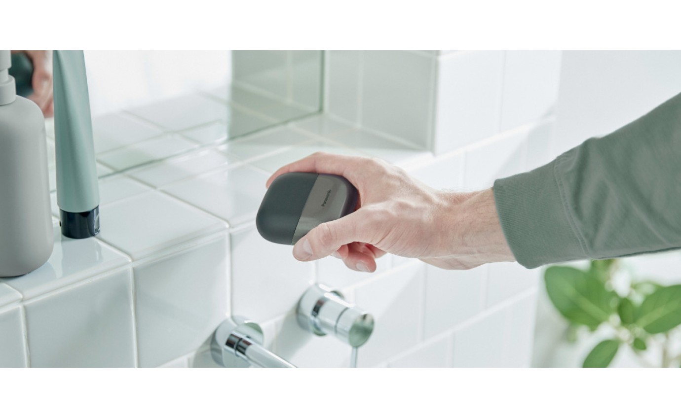 Panasonic Compact 3-Blade Electric Shaver ESCM3AK541