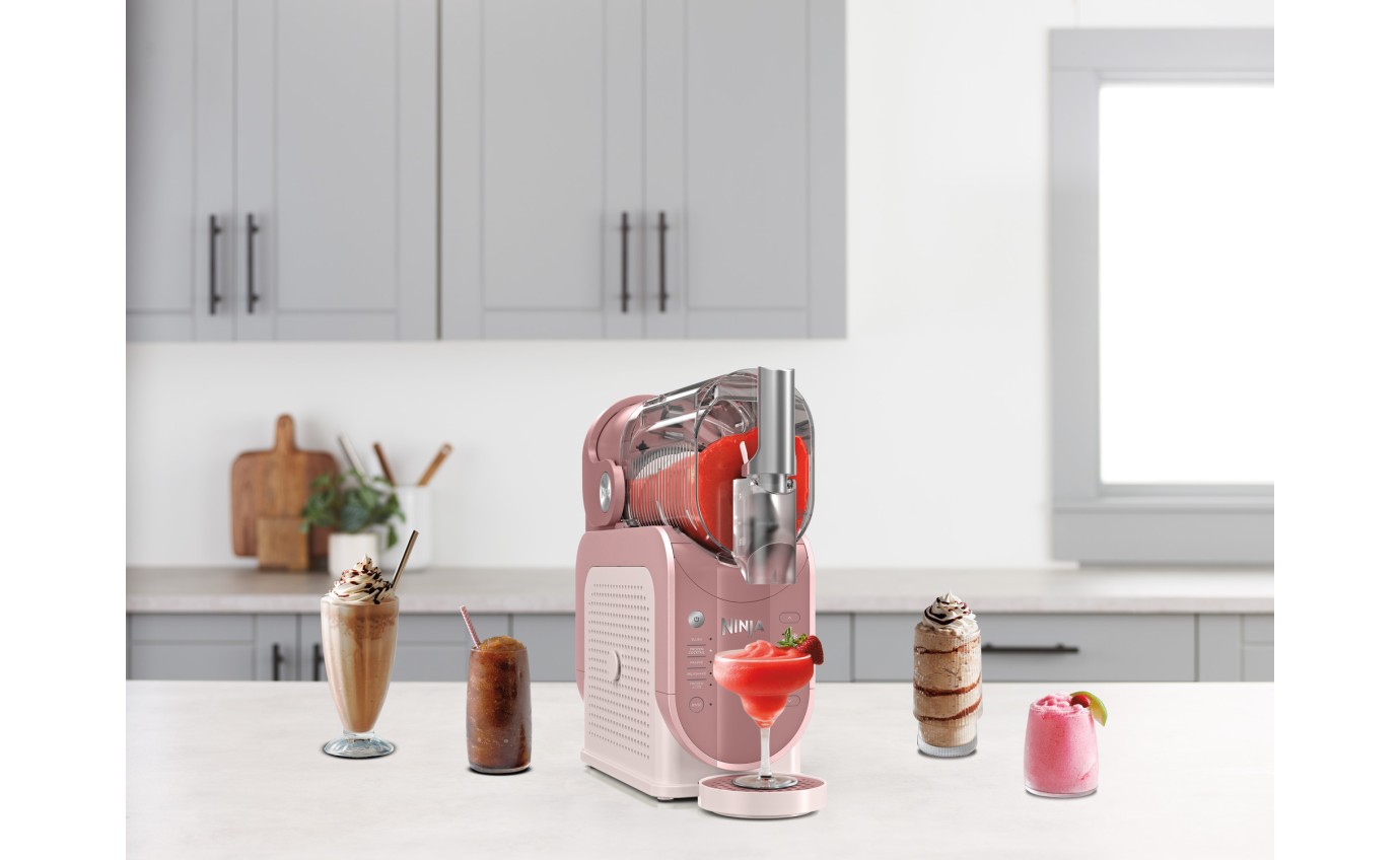 Ninja SLUSHi&trade; Professional Frozen Drink Maker (Pink) FS302PKANZ