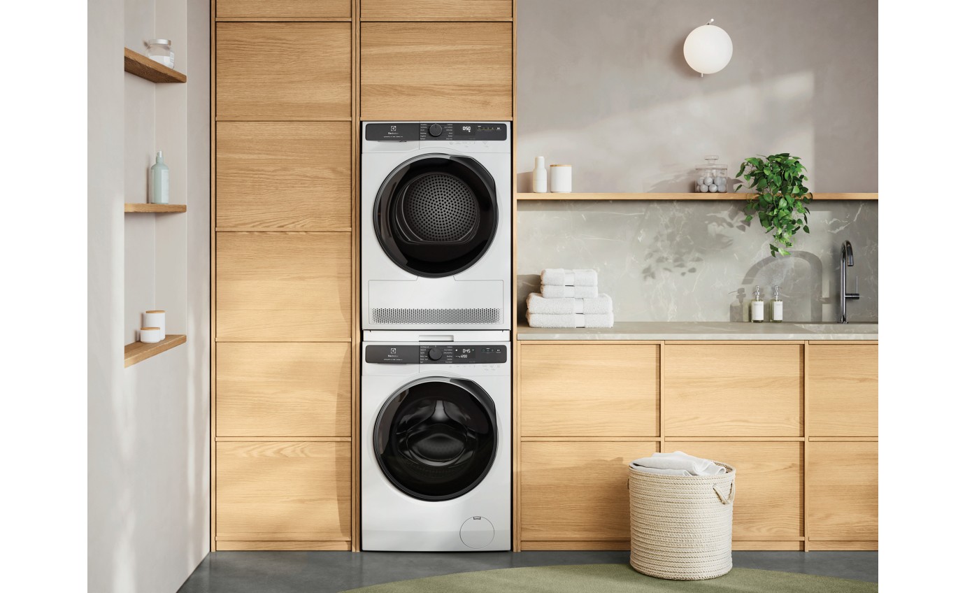 Electrolux 8kg UltimateCare 500 Front Load Washing Machine (White) EWF8023P5WC