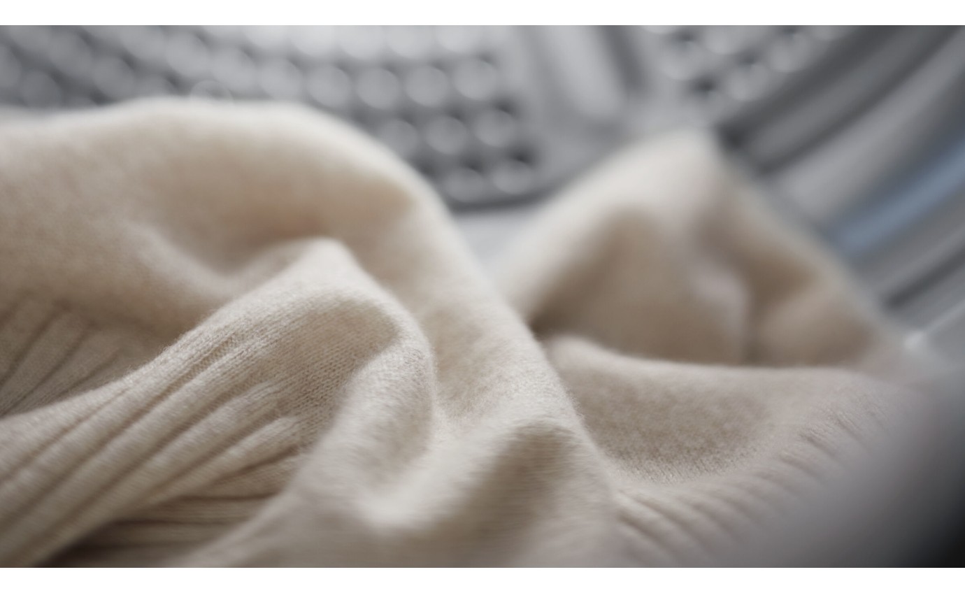 Fisher & Paykel 8kg Series 5 Contemporary Heat Pump Dryer (White) DH8060J5