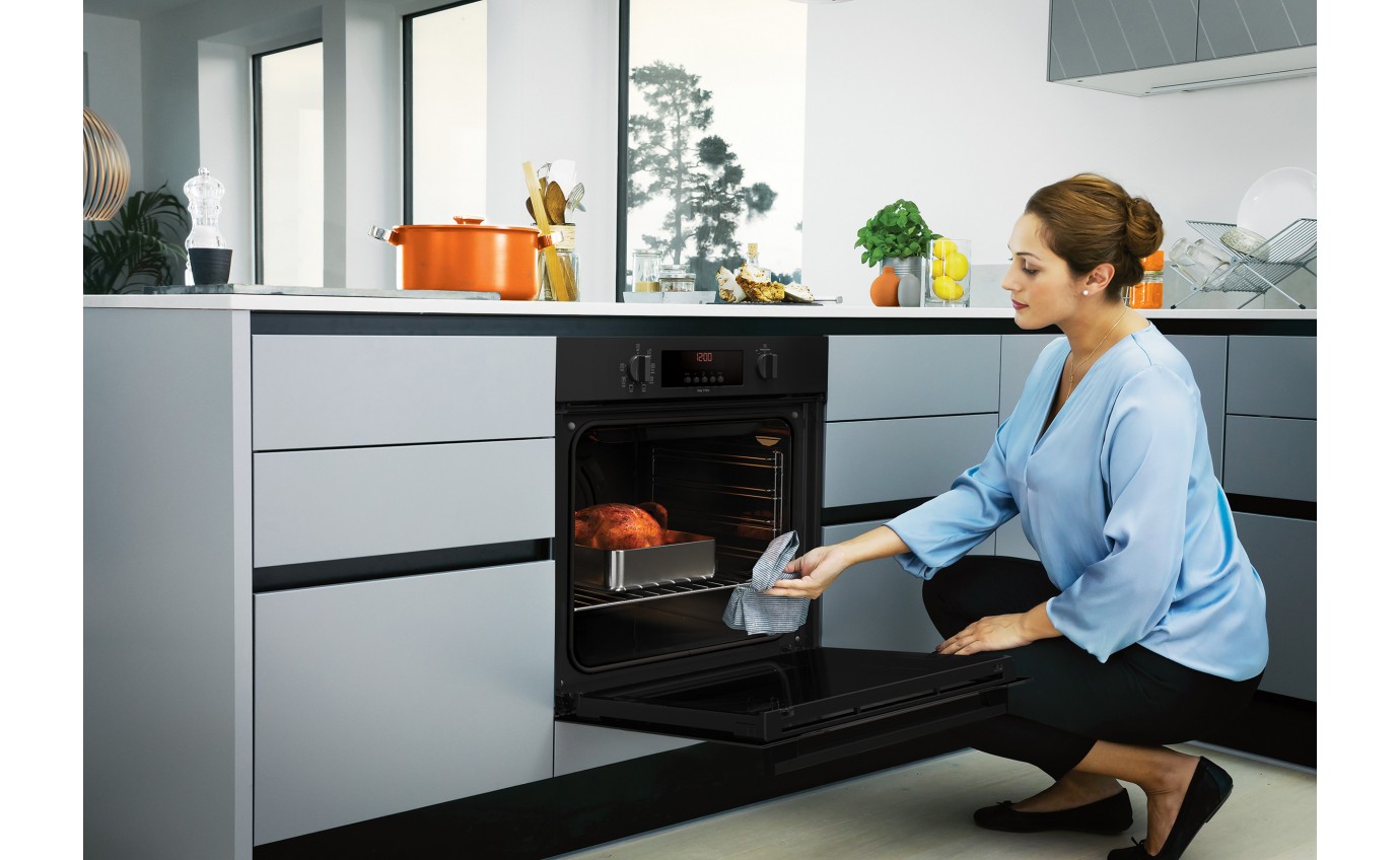 Chef 60cm Multifunction Pyrolytic Oven CVEP614DB