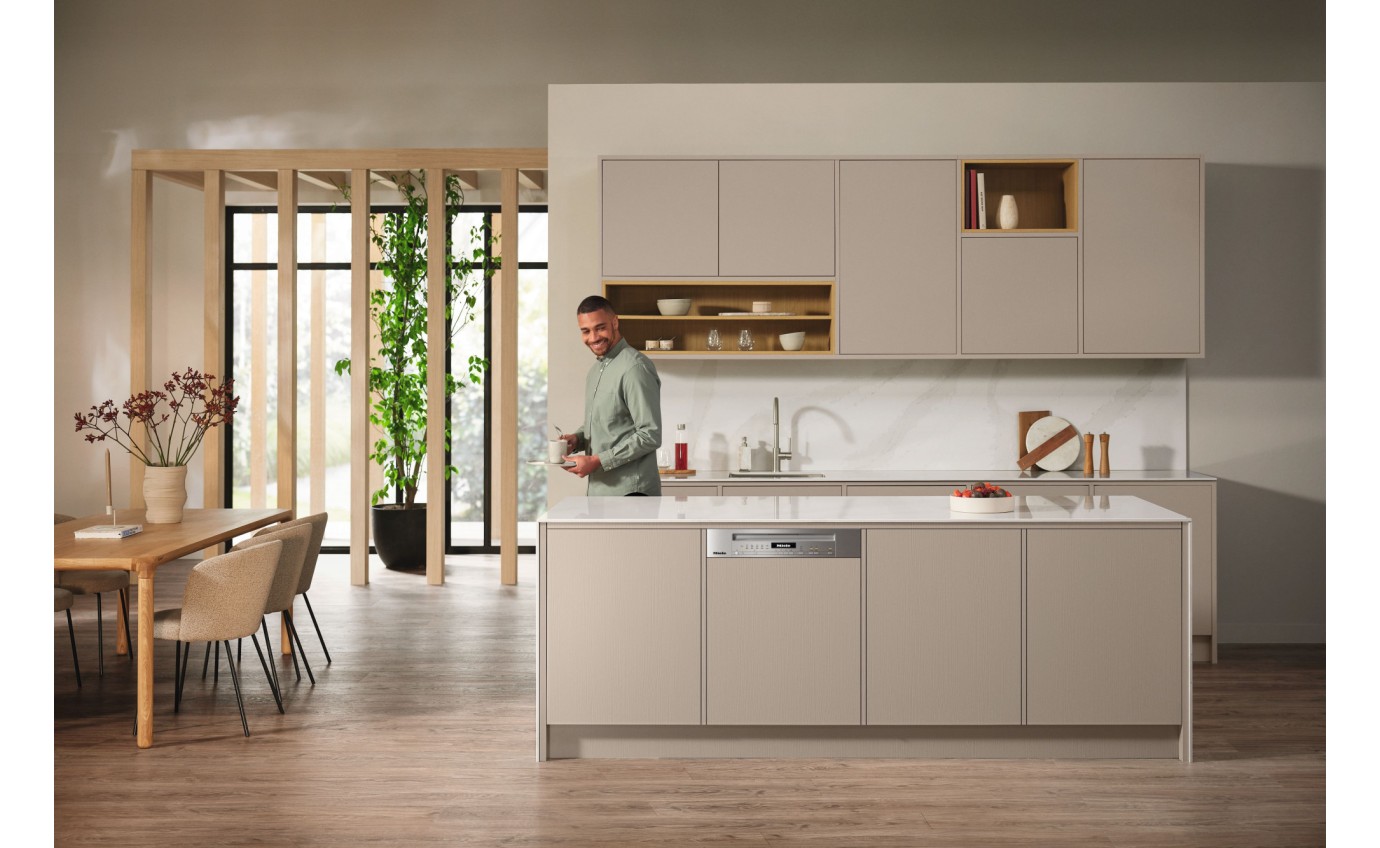 Miele 60cm Integrated Dishwasher with AutoDos (CleanSteel) G7130SCICLST