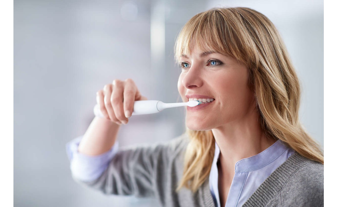 Philips Sonicare ProtectiveClean 4300 Electric Toothbrush (White) HX680706