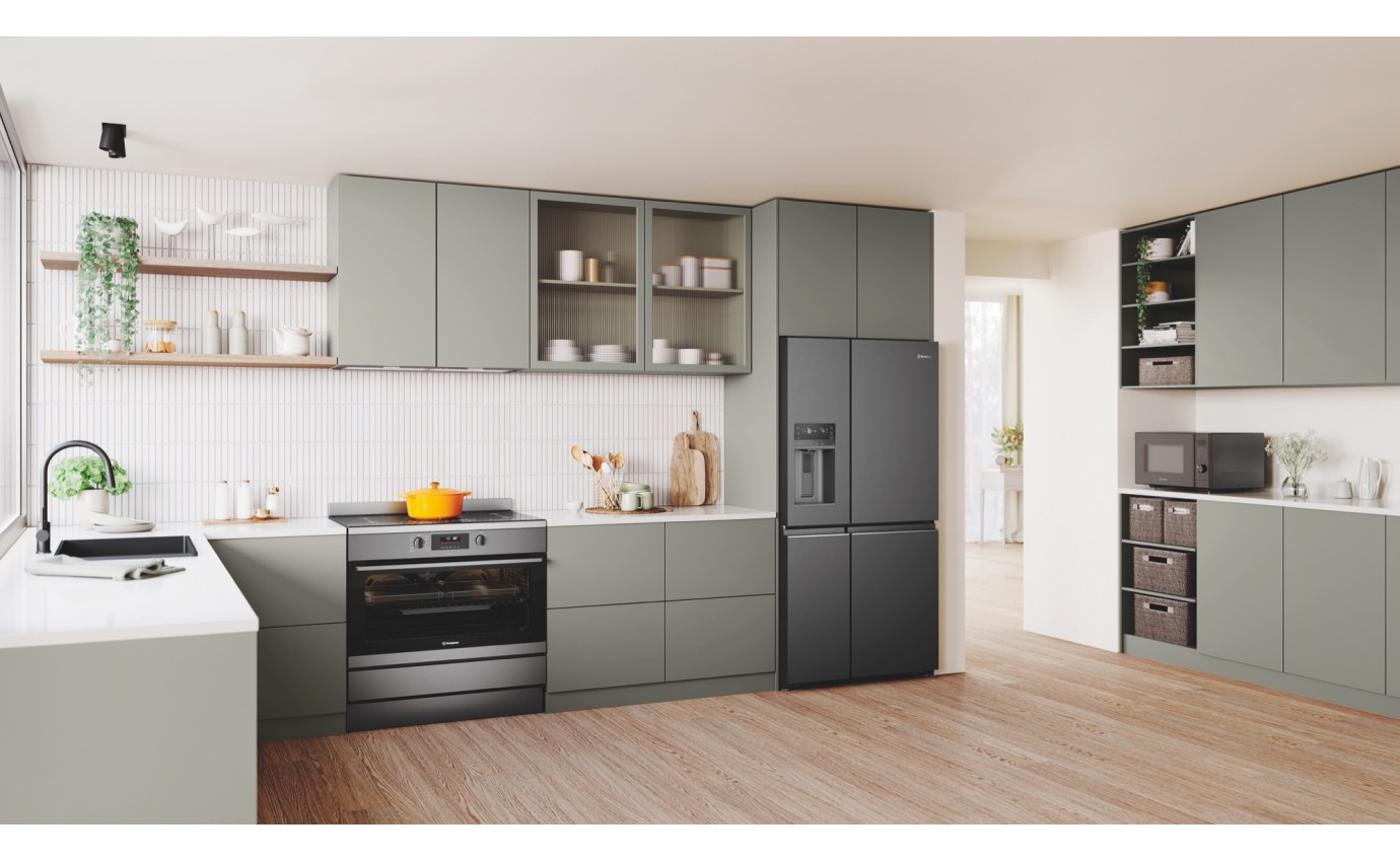 Westinghouse 609L Quad Door Fridge (Matte Black) WQE6170BB