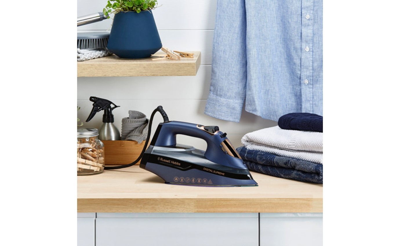 Russell Hobbs Digital Supreme Steam Iron RHC570