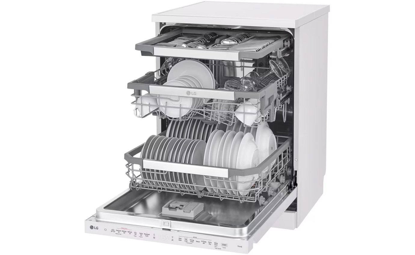 LG 60cm QuadWash&reg; Freestanding Dishwasher (Essence Matte White) XD3A25MW