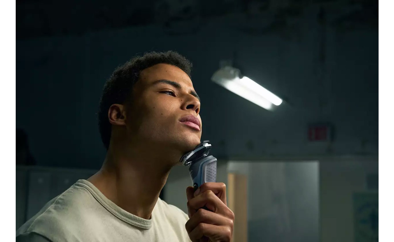 Philips Wet & Dry Electric Shaver S588020