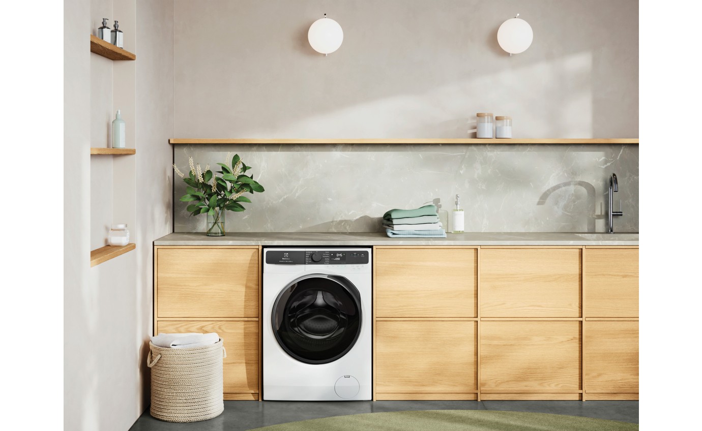 Electrolux 8kg UltimateCare 500 Front Load Washing Machine (White) EWF8023P5WC