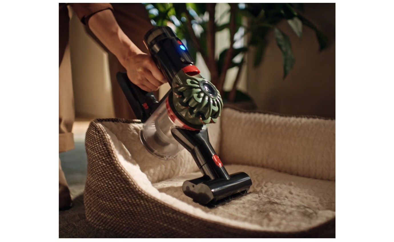 Dyson V8 Cyclone Vacuum (2025) 22689001