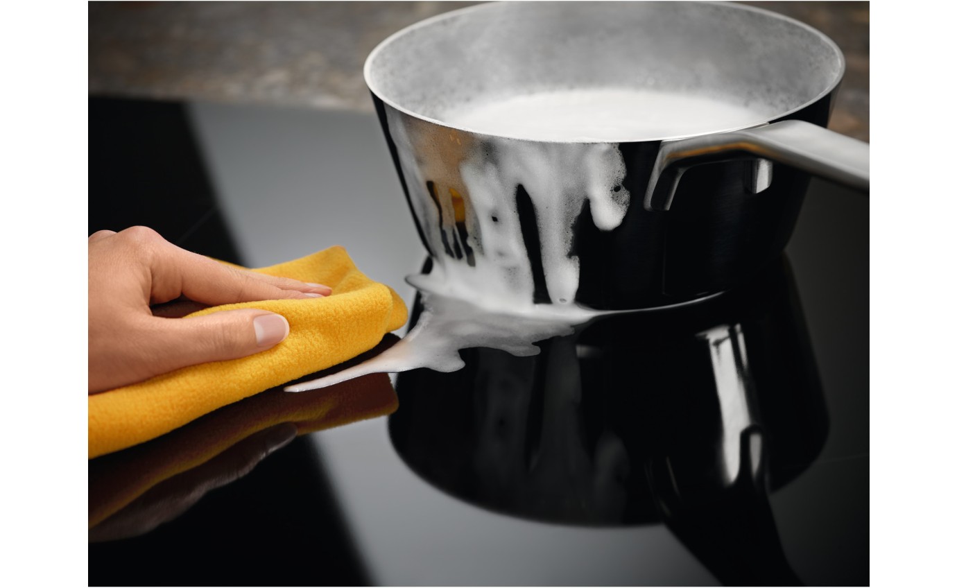 Electrolux 80cm 800 Series 5 Zone Induction Cooktop with Wi-Fi (Black) KIS8759