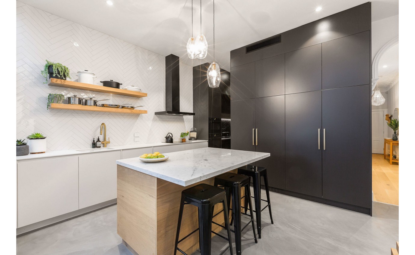 Schweigen 900mm Silent Wallmount Rangehood (Black) DS3326B9ST