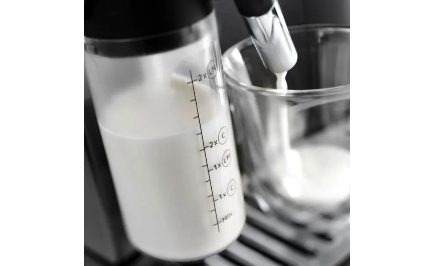 DeLonghi Magnifica Evo Automatic Coffee Machine (Black) ECAM29062B