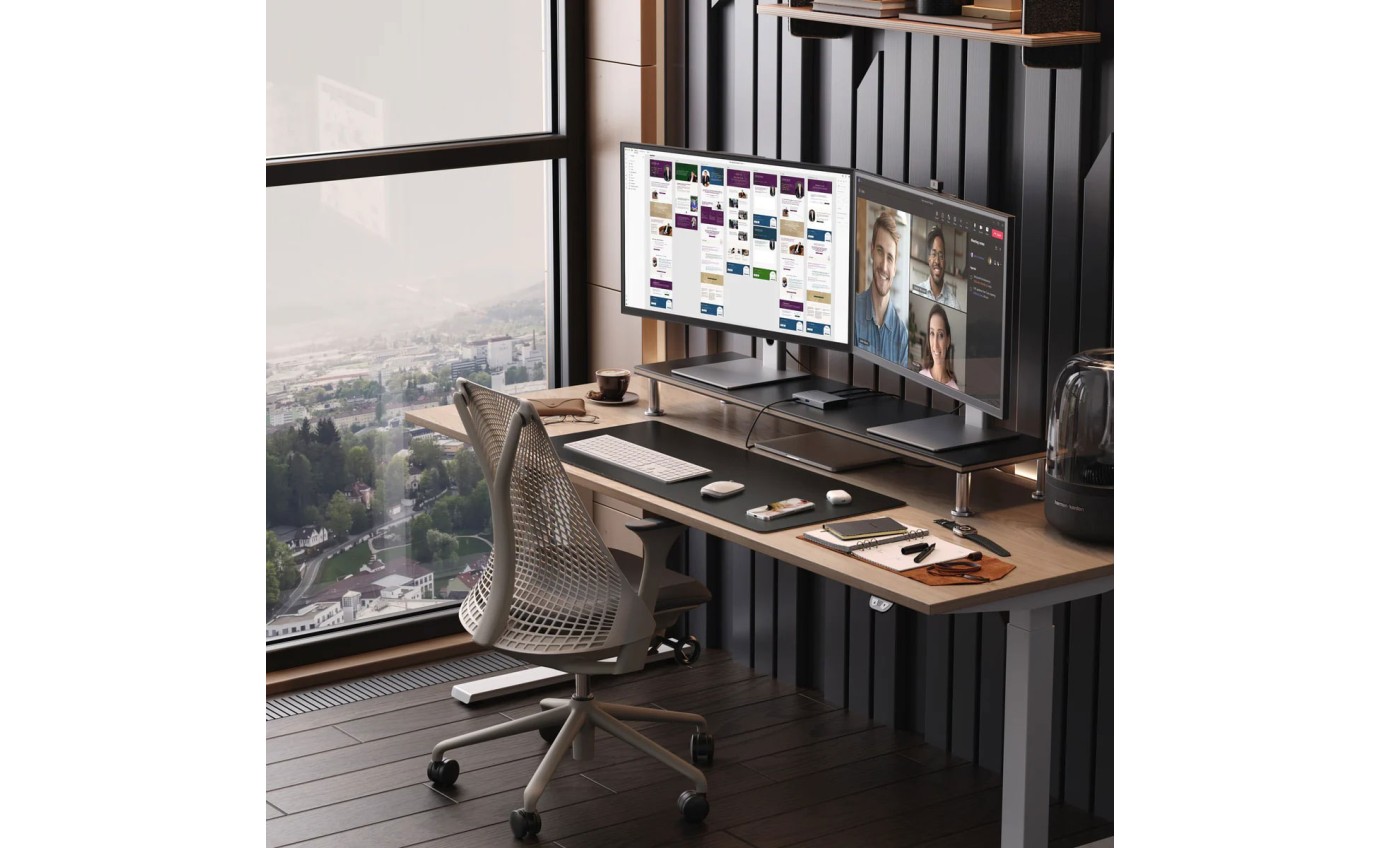 ALOGIC 32 inch Clarity Max Pro Rotating 4K Monitor with USB-C Power Delivery and Webcam 32C4KPDW