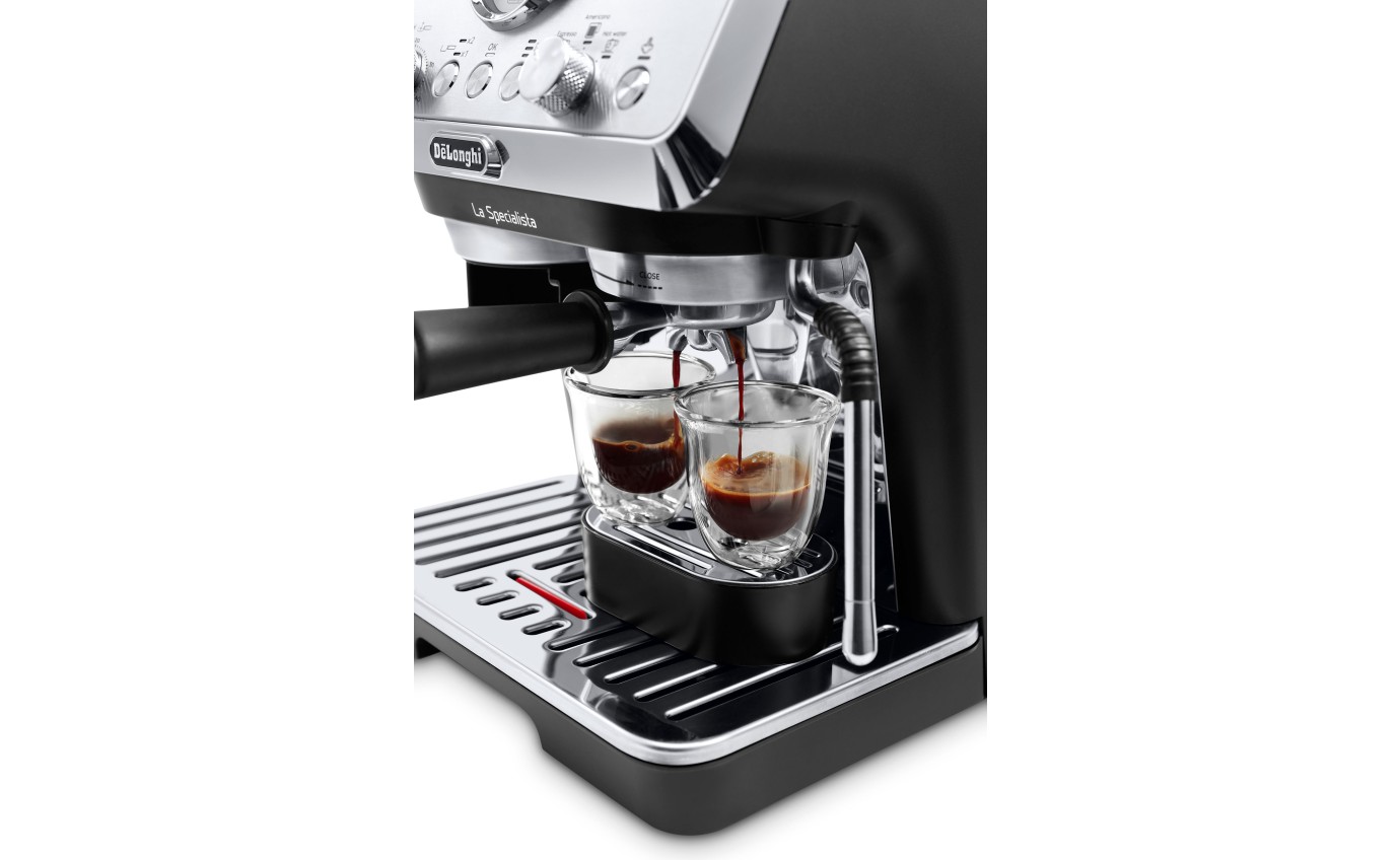 DeLonghi La Specialista Arte Manual Pump Coffee Machine EC9155MB