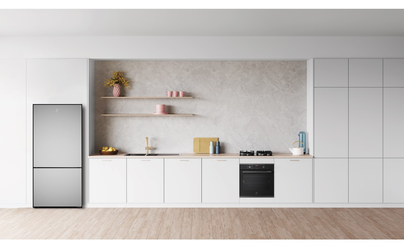 Electrolux 496L Bottom Mount Fridge (Silver) EBE5002SDR