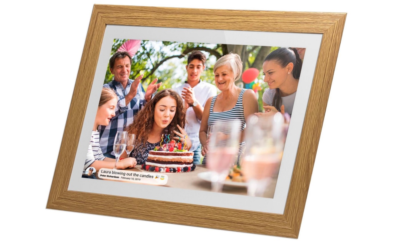 Jackson Frameo 7 inch Smart Photo Frame (White Oak) DPF1097