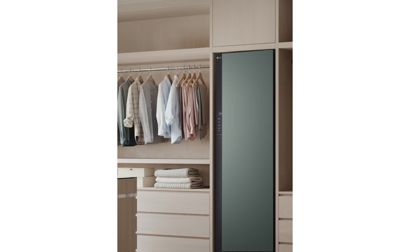 LG 5 Garment TrueSteam&trade; Styler (Forest Green) SC5FG