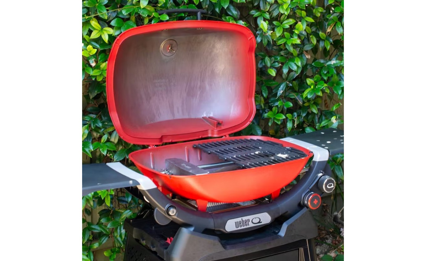 Weber Q&trade;+ and Family Q&reg;+ Smoker Box and Trivet Set 1500336