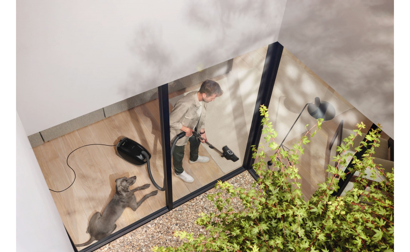 Miele Guard M1 Cat & Dog Bagged Vacuum Cleaner 12697120