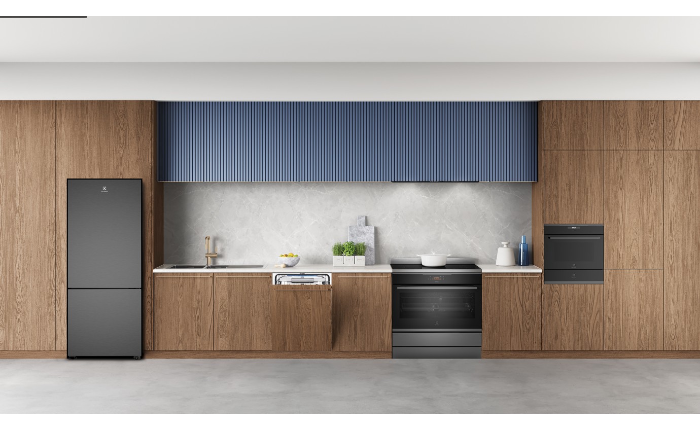 Electrolux 425L Bottom Mount Fridge (Matte Black) EBE4302BDR