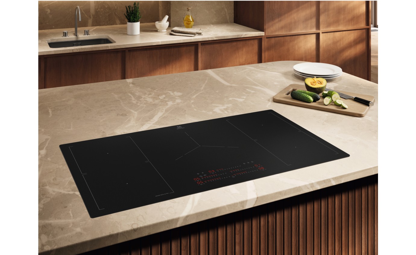 Electrolux 90cm 800 Series 5 Zone Induction Cooktop (Matte Black) KIS97550IT