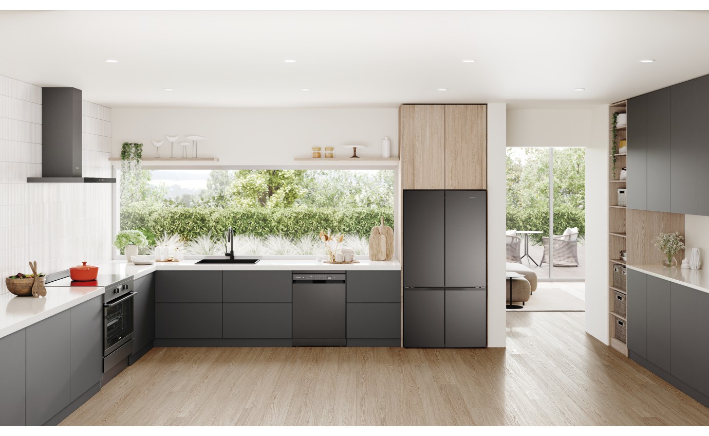 Westinghouse 547L Quad Door Fridge (Matte Black) WQE5400BD