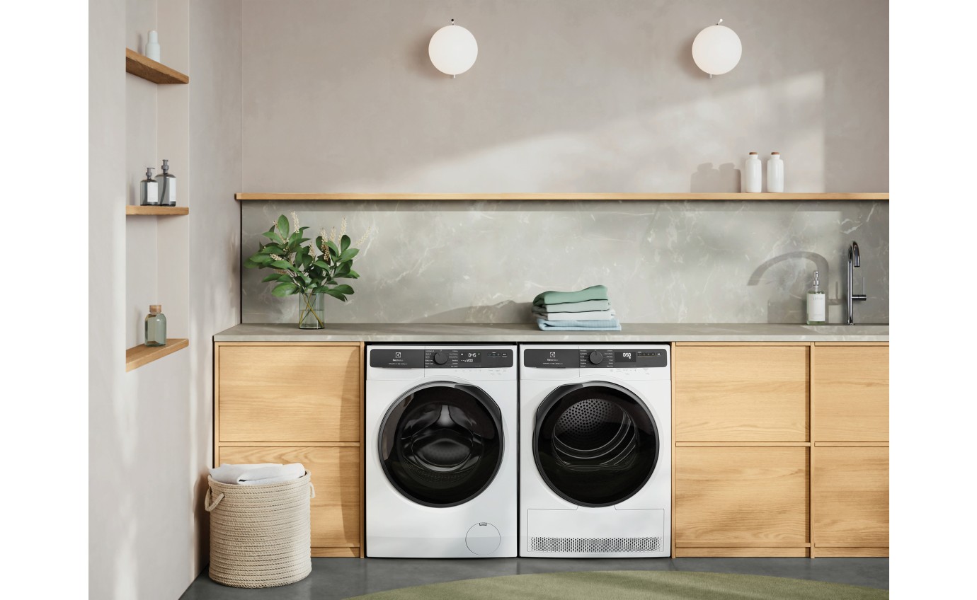 Electrolux 8kg UltimateCare 500 Front Load Washing Machine (White) EWF8023P5WC