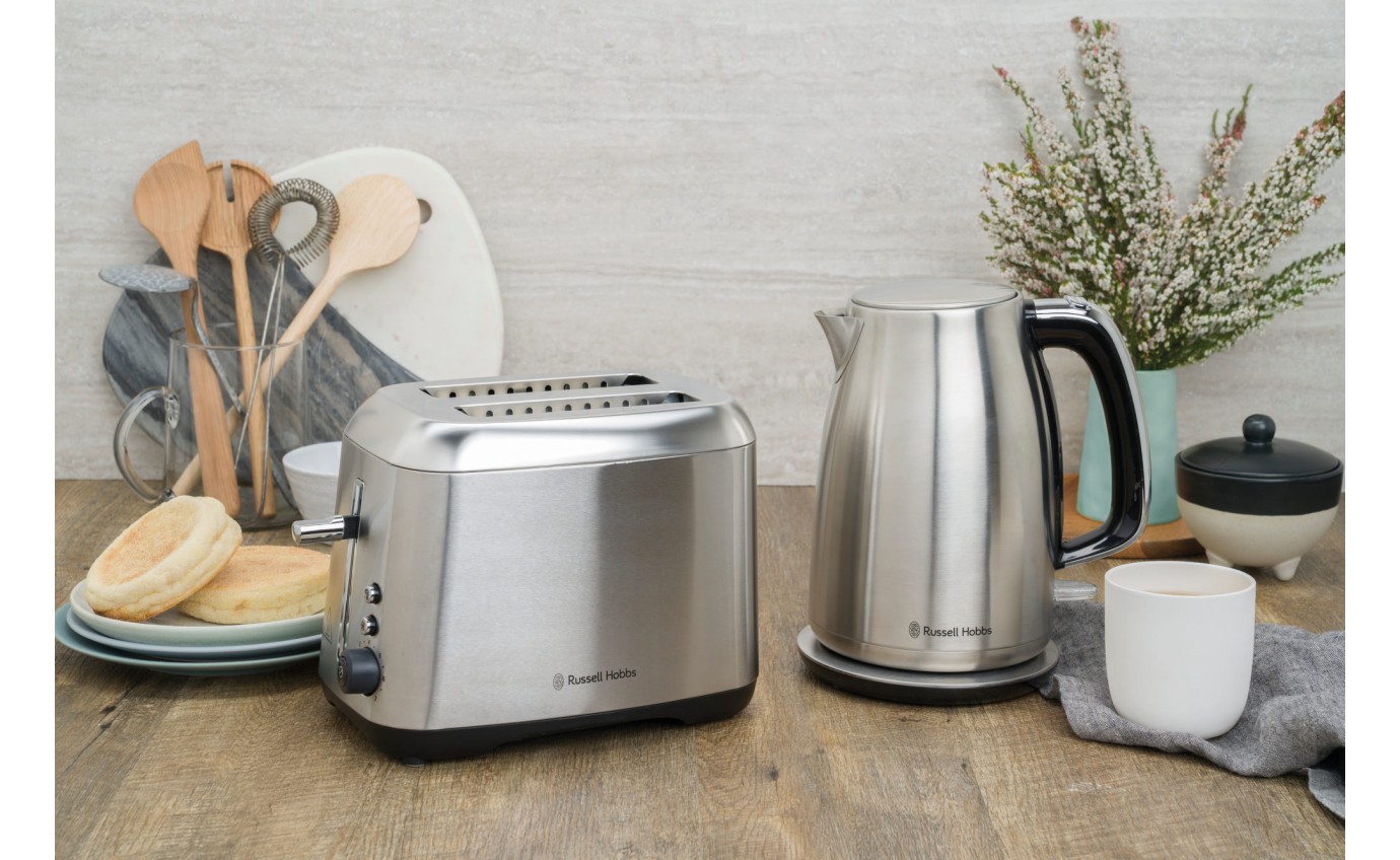 Russell Hobbs Carlton Kettle RHK82BRU