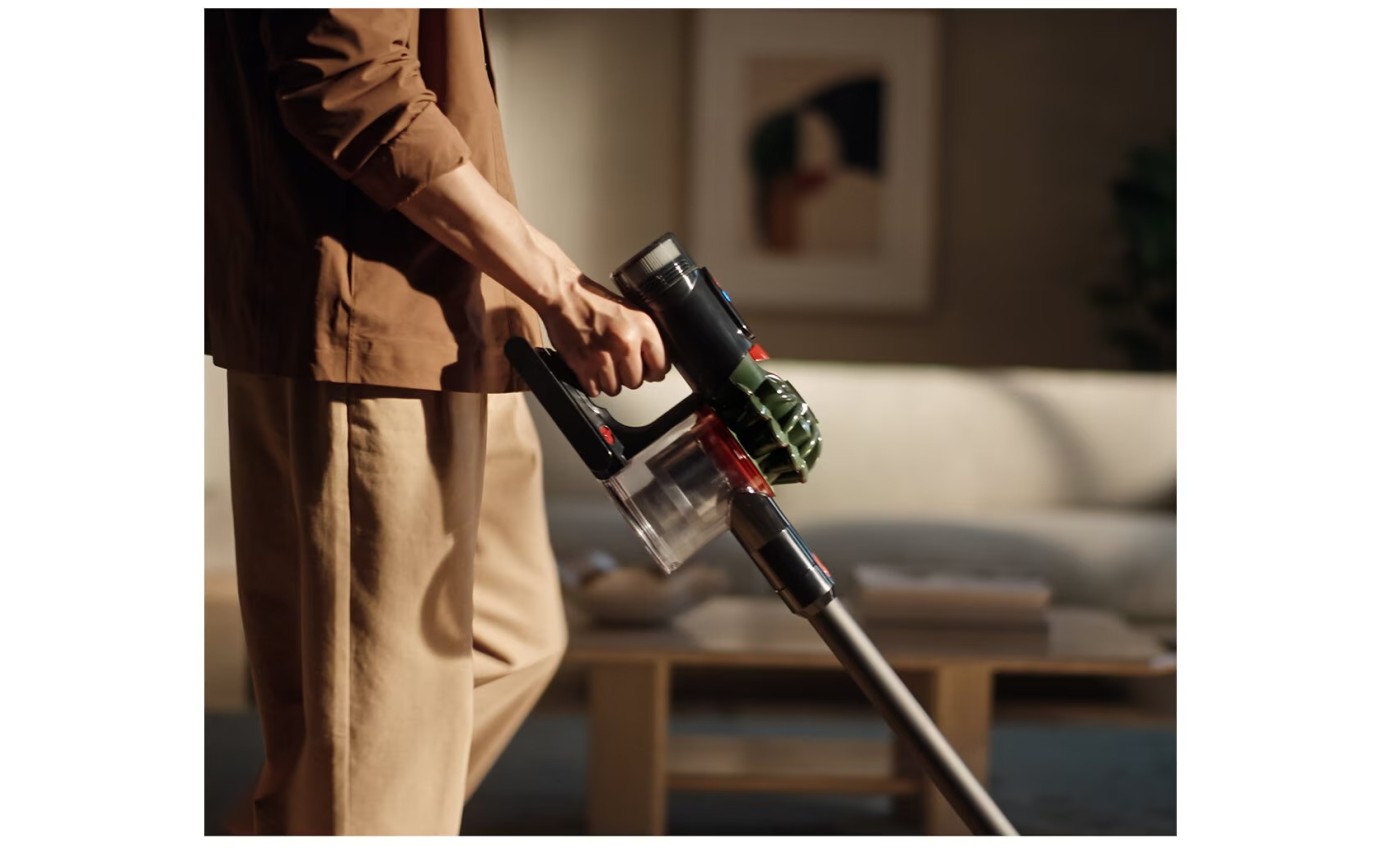 Dyson V8 Cyclone Vacuum (2025) 22689001