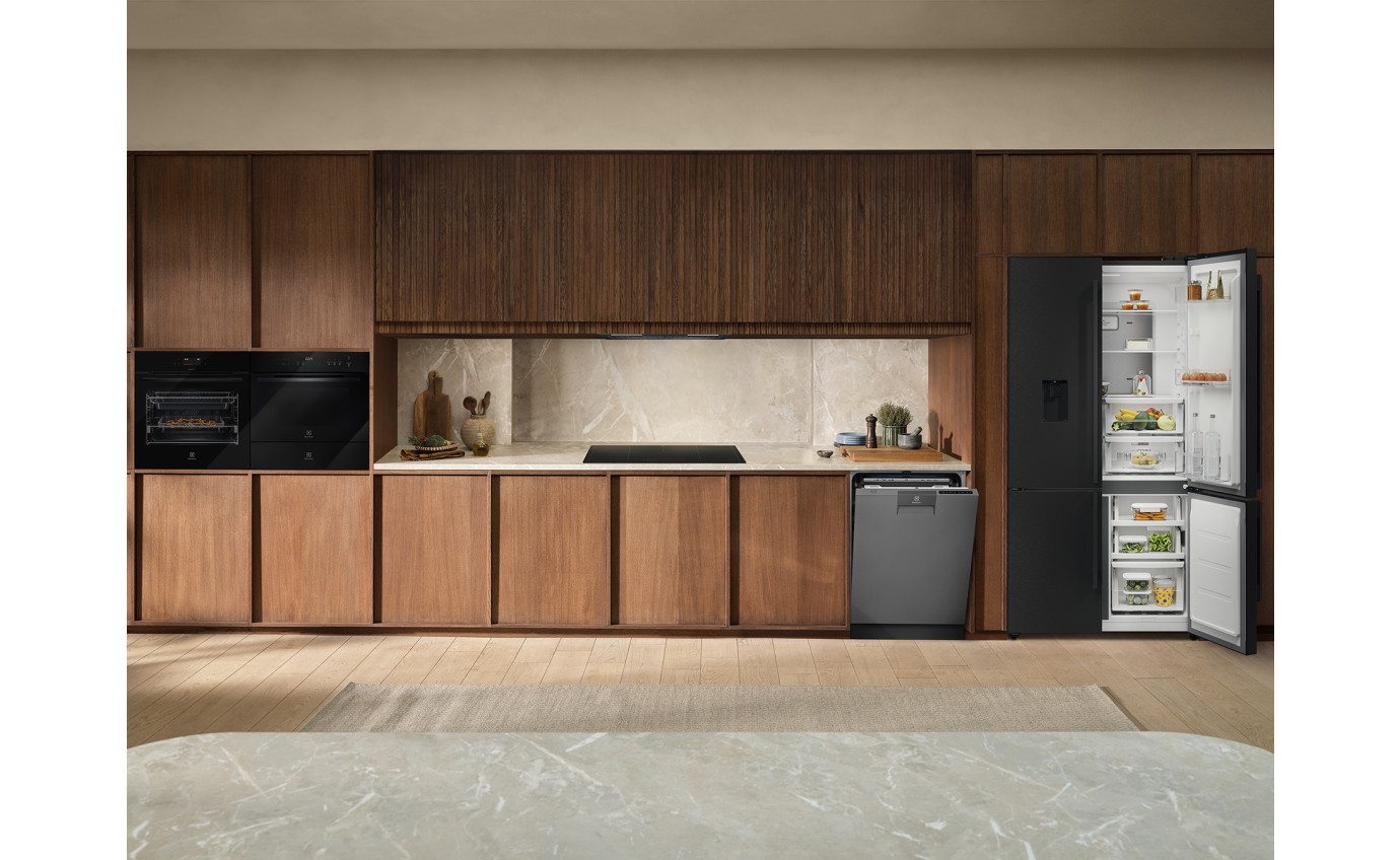 Electrolux 45cm 500 Series Compact Combi Microwave Oven (Black) EVEM6546DF