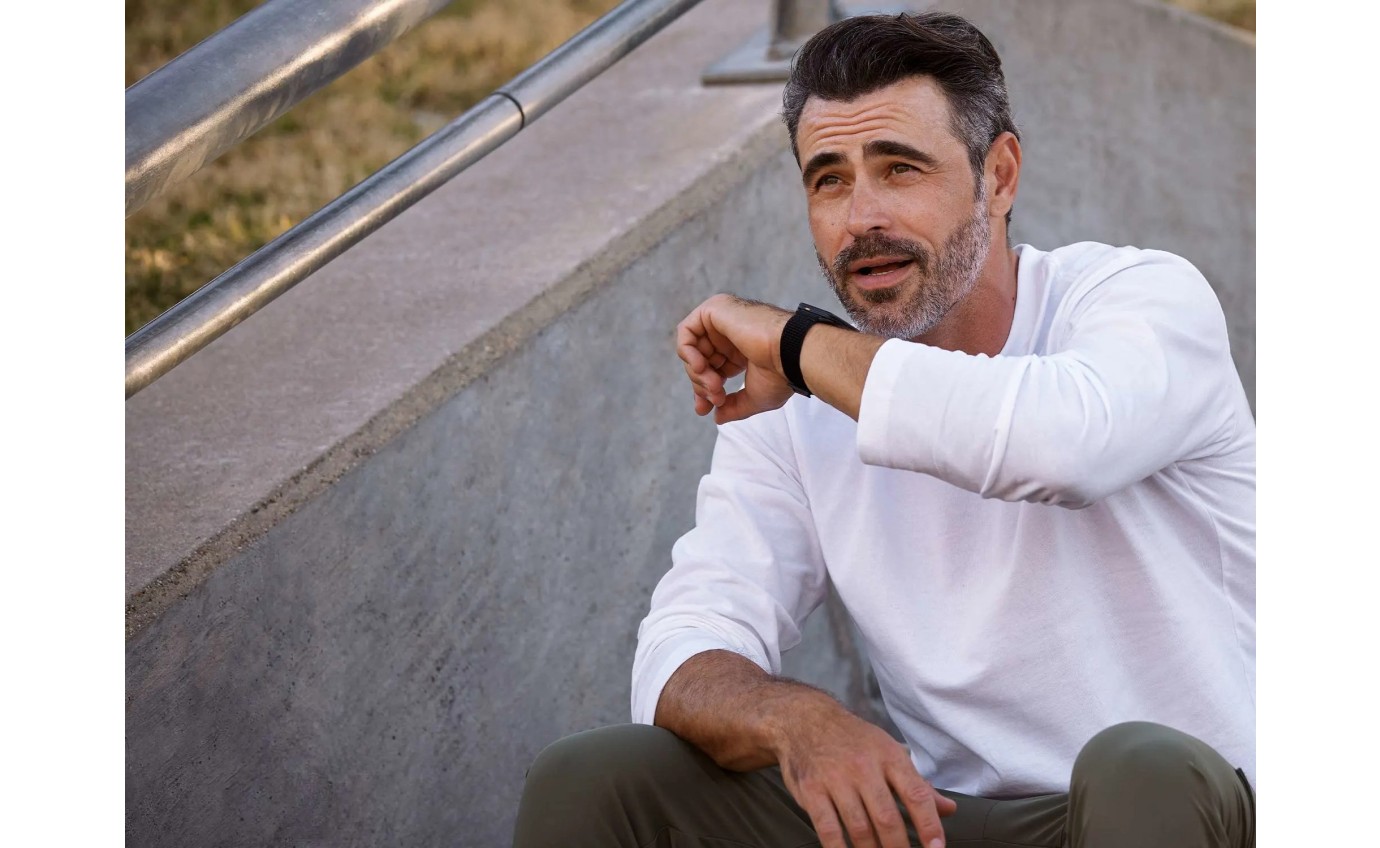 Garmin Venu&reg; X1 (Black/Slate Titanium) 0100298004