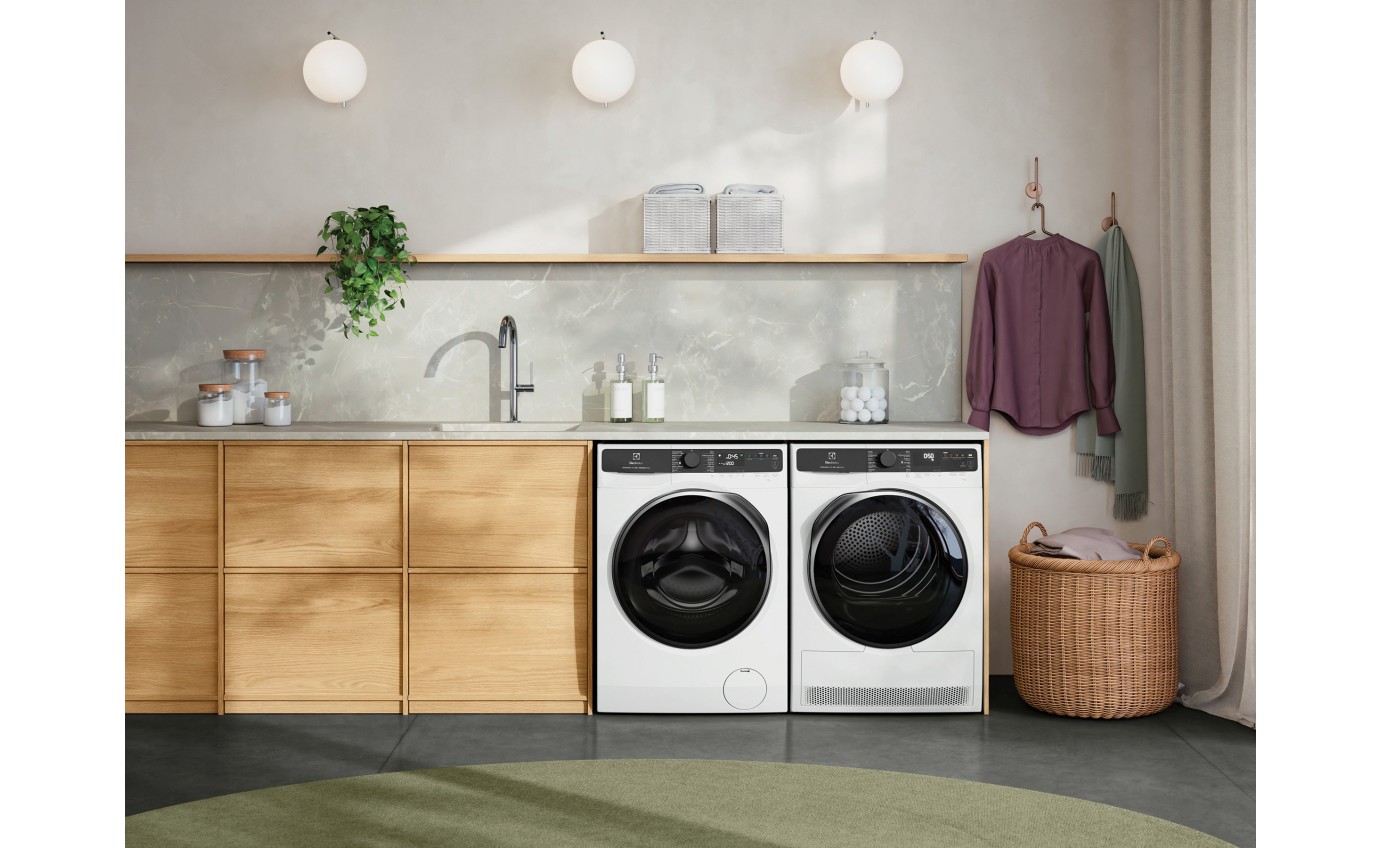 Electrolux 10kg UltimateCare 700 Front Load Washing Machine (White) EWF1043R7WC