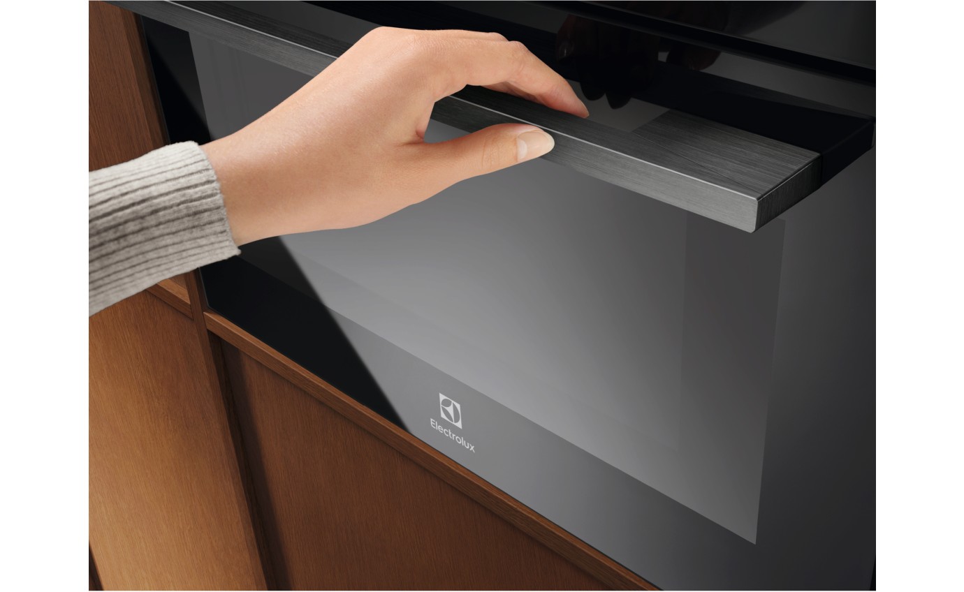 Electrolux 45cm 800 Series Compact Combi Microwave Oven (Black) EVEM6847ZB