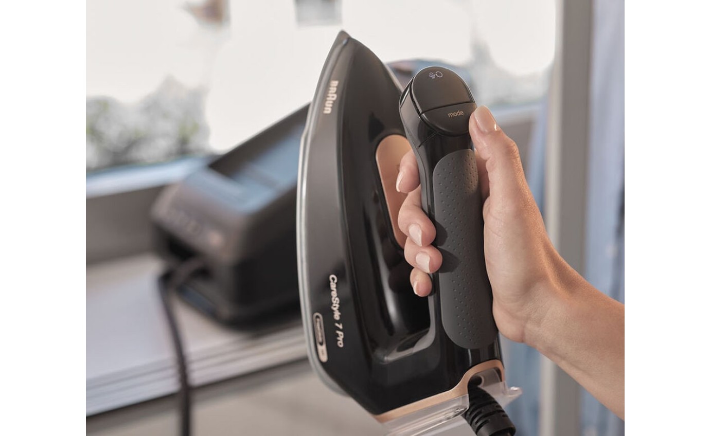 Braun CareStyle 7 Pro Steam Generator Iron (Black) IS7285BK