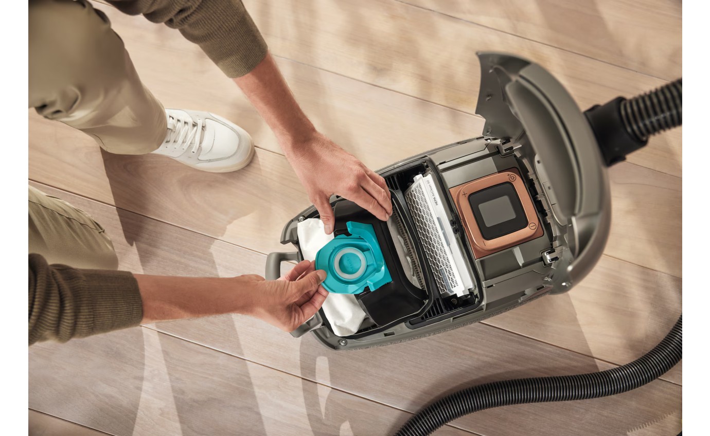 Miele HyClean Pure TU Vacuum Cleaner Bags XXL (16 Pack + 4 Filters) 12695210