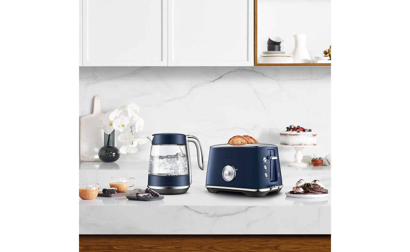 Breville the Crystal Luxe&trade; (Black Truffle) BKE765BTR