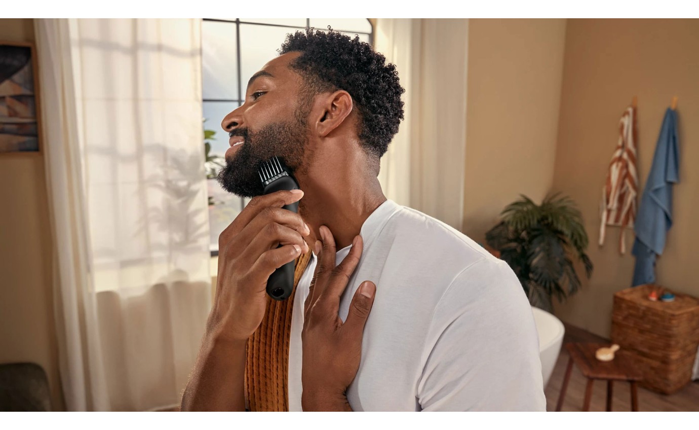 Philips Series 5000 Beard Trimmer (Black) BT577515