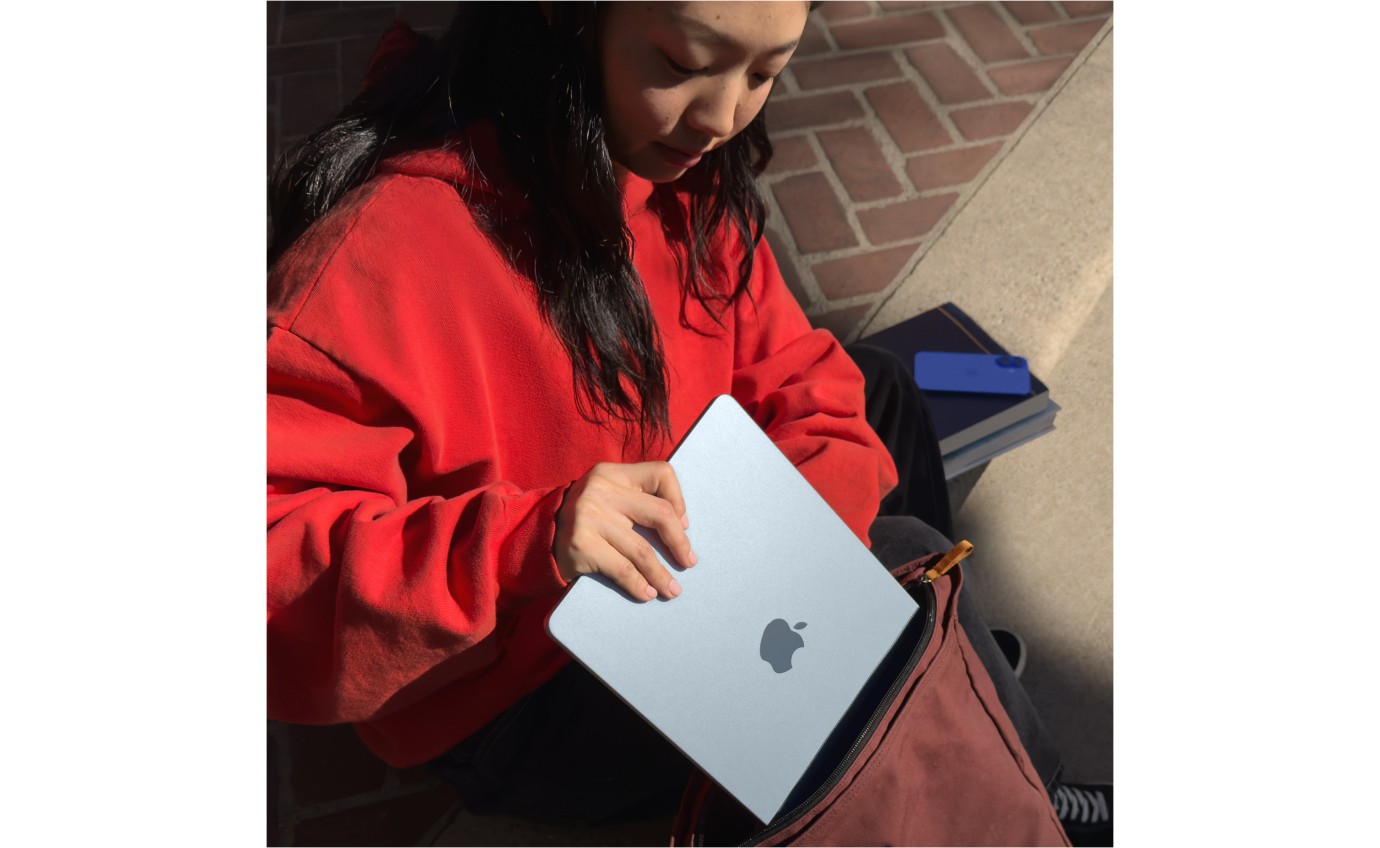 Apple MacBook Air 13-inch M4 Chip 16GB RAM 256GB (Silver) MW0W3XA