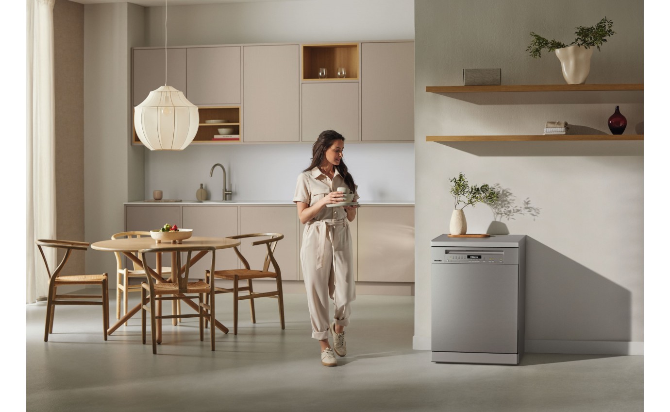 Miele 60cm Freestanding Dishwasher with AutoDos (CleanSteel) G7130SCCLST