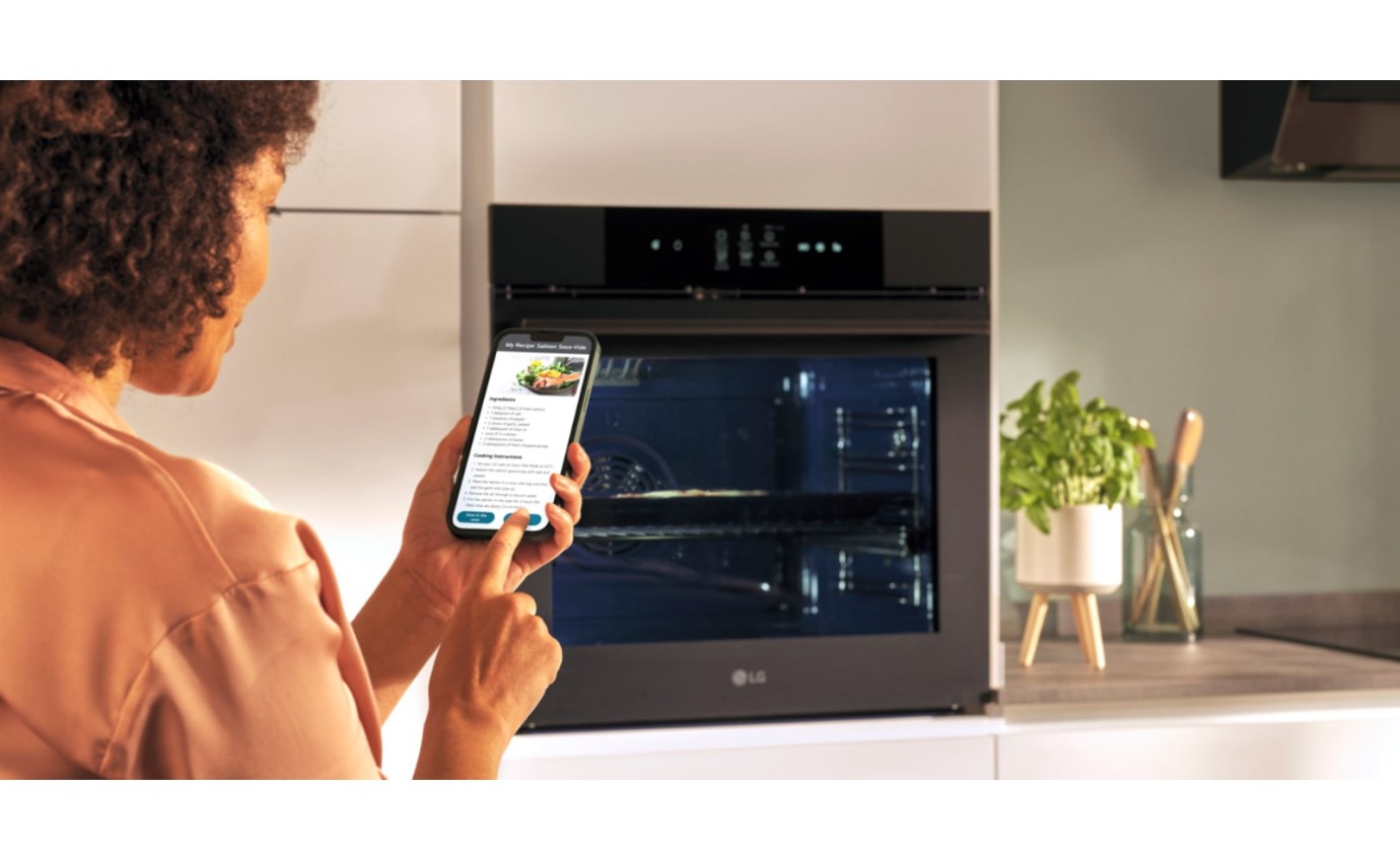 LG 76L InstaView Series 7 Pyrolytic Oven (Stainless Steel) BO607G1S4