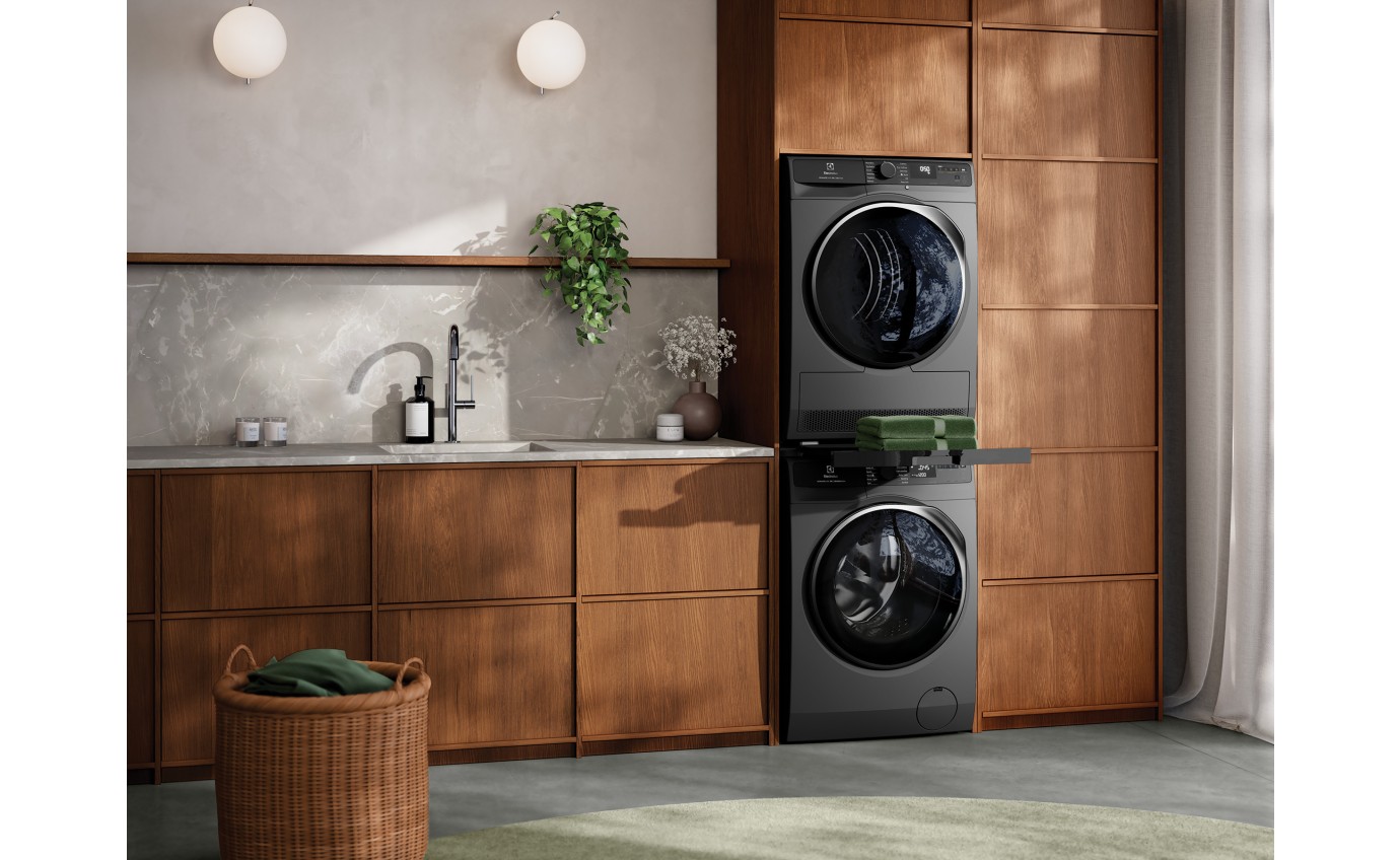 Electrolux 12kg UltimateCare 700 Front Load Washing Machine (Dark Onyx) EWF1243R7SCS