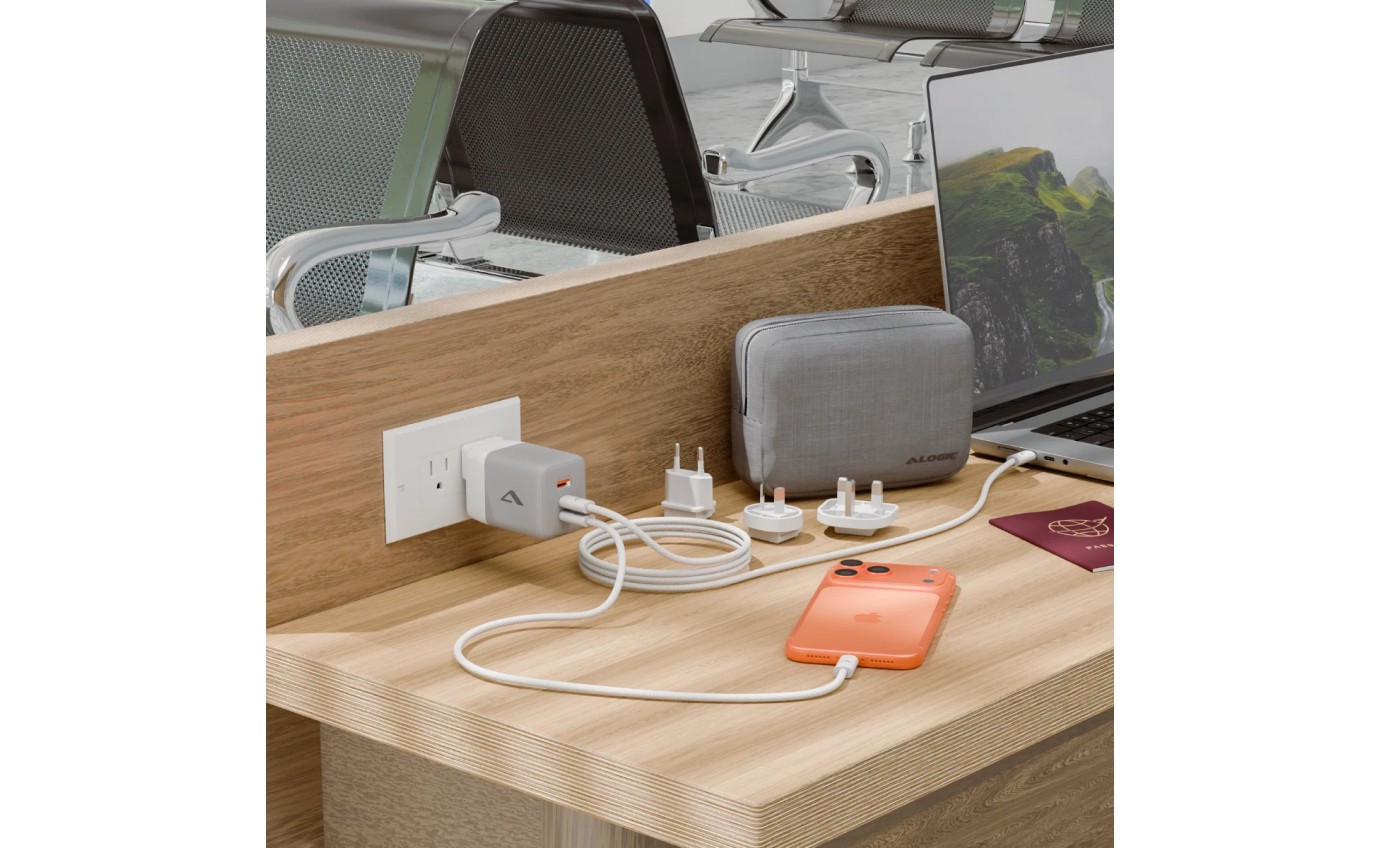 ALOGIC 3 Port 100W Rapid Power Multi Country GaN Charger WCM3X100G