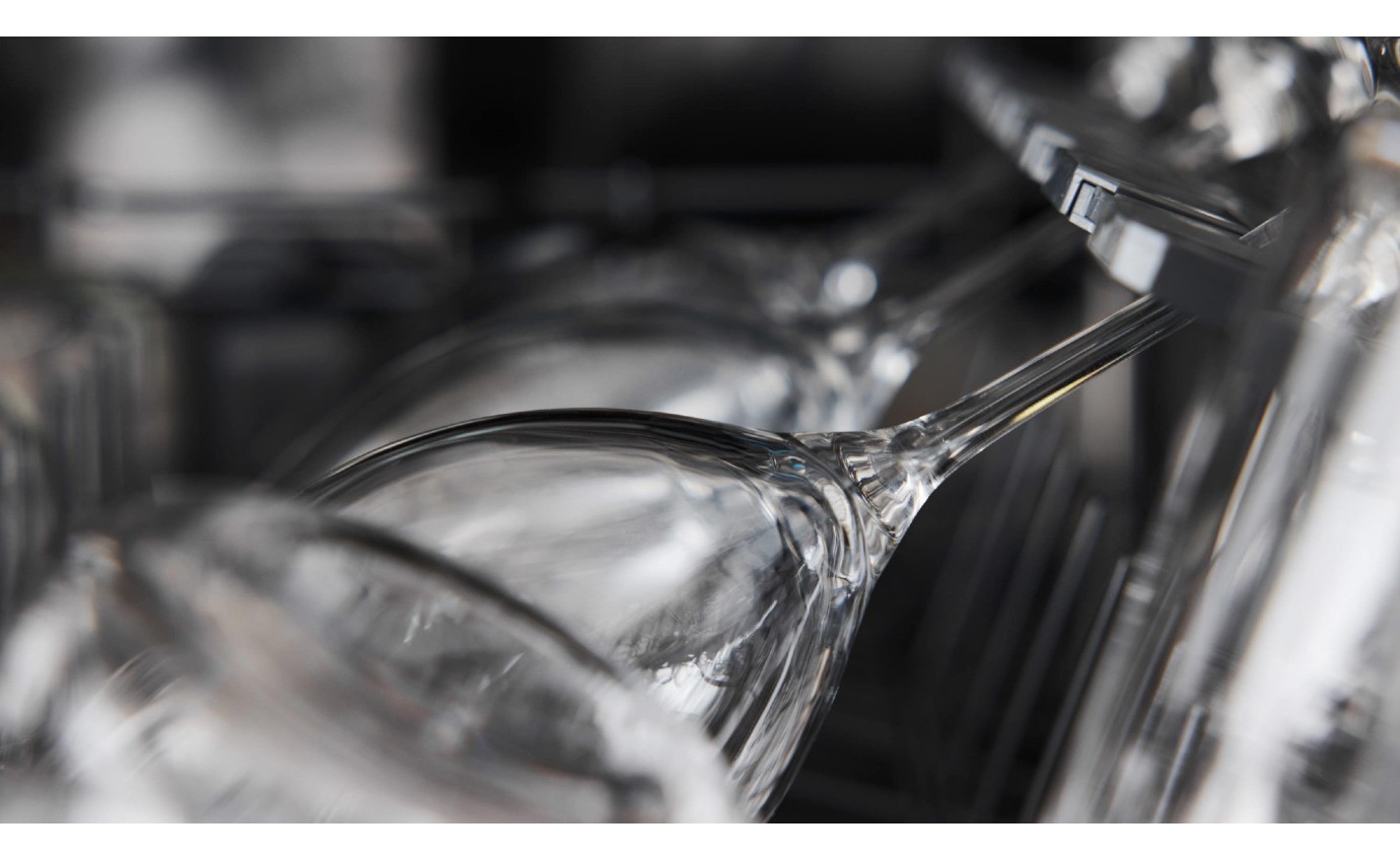 Haier 60cm 300 Series Freestanding Dishwasher (Black) HDW13F0B1