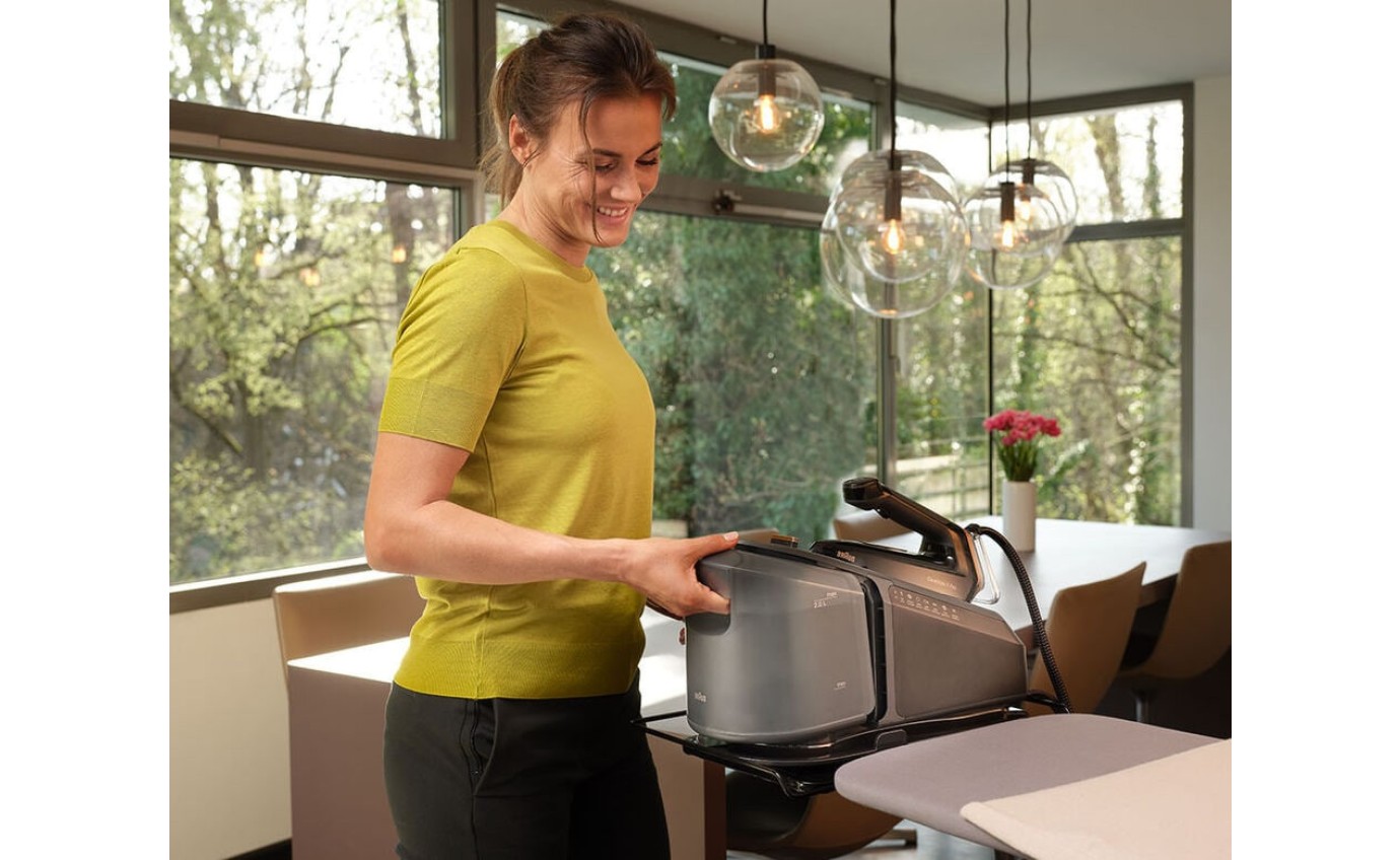 Braun CareStyle 7 Pro Steam Generator Iron (Black) IS7285BK