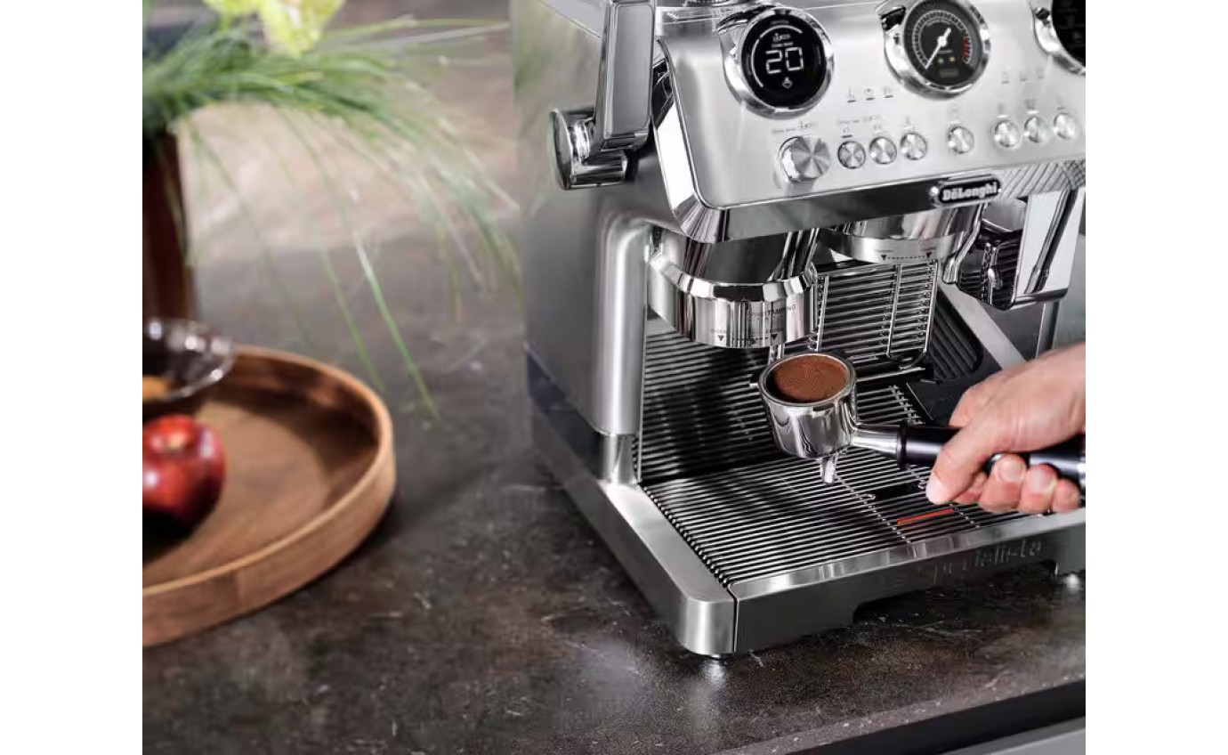 DeLonghi La Specialista Maestro Manual Coffee Machine EC9885M