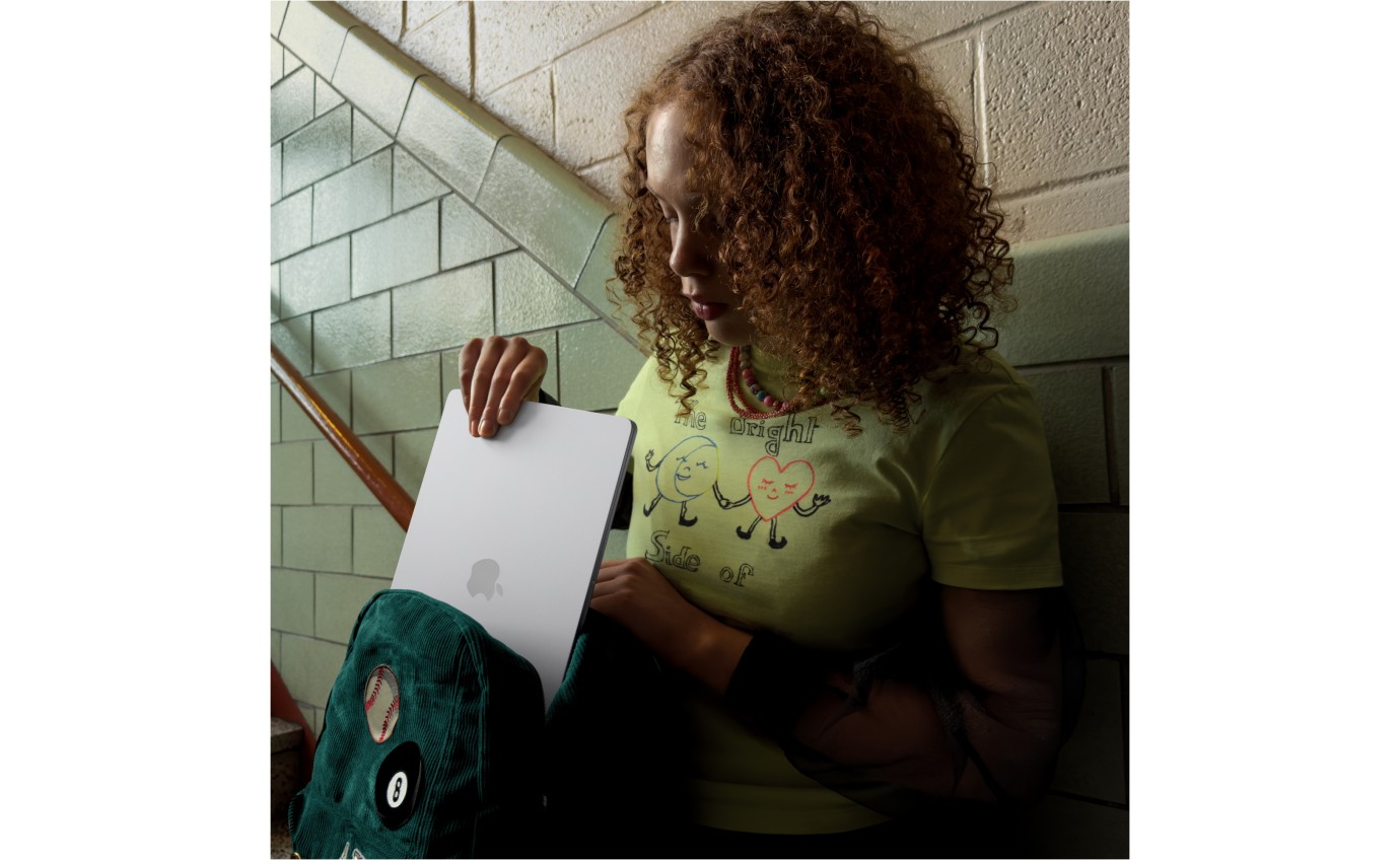 Apple MacBook Air 15-inch M5 1TB/24GB (Starlight) MDVF4XA