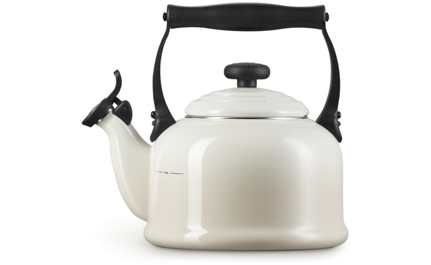 Le Creuset 2.1L Traditional Kettle (Meringue) 40102027160000