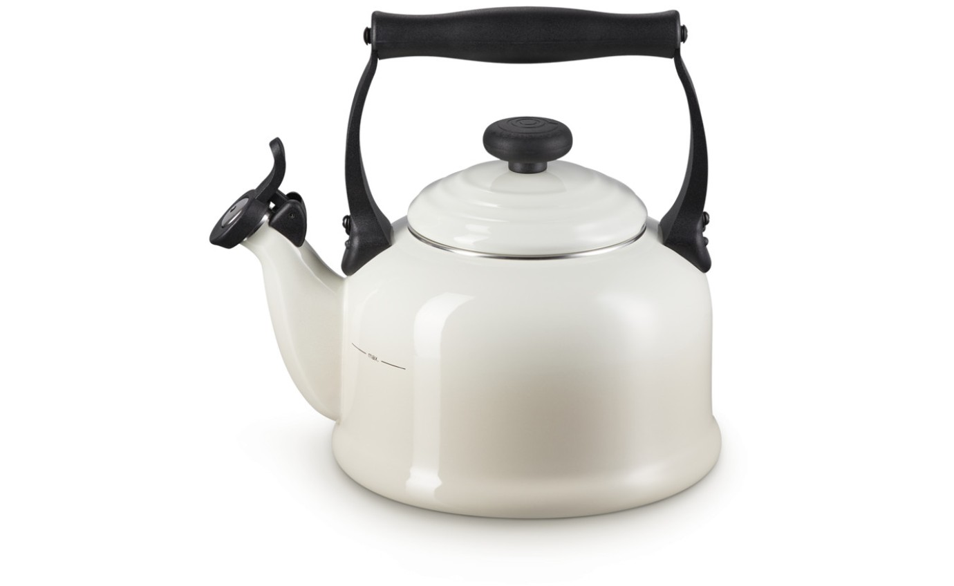 Le Creuset 2.1L Traditional Kettle (Meringue) 40102027160000