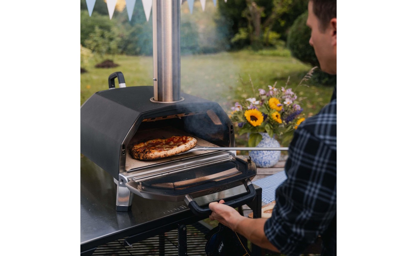 Ooni Karu 16 Multi-Fuel Pizza Oven UUP0E400