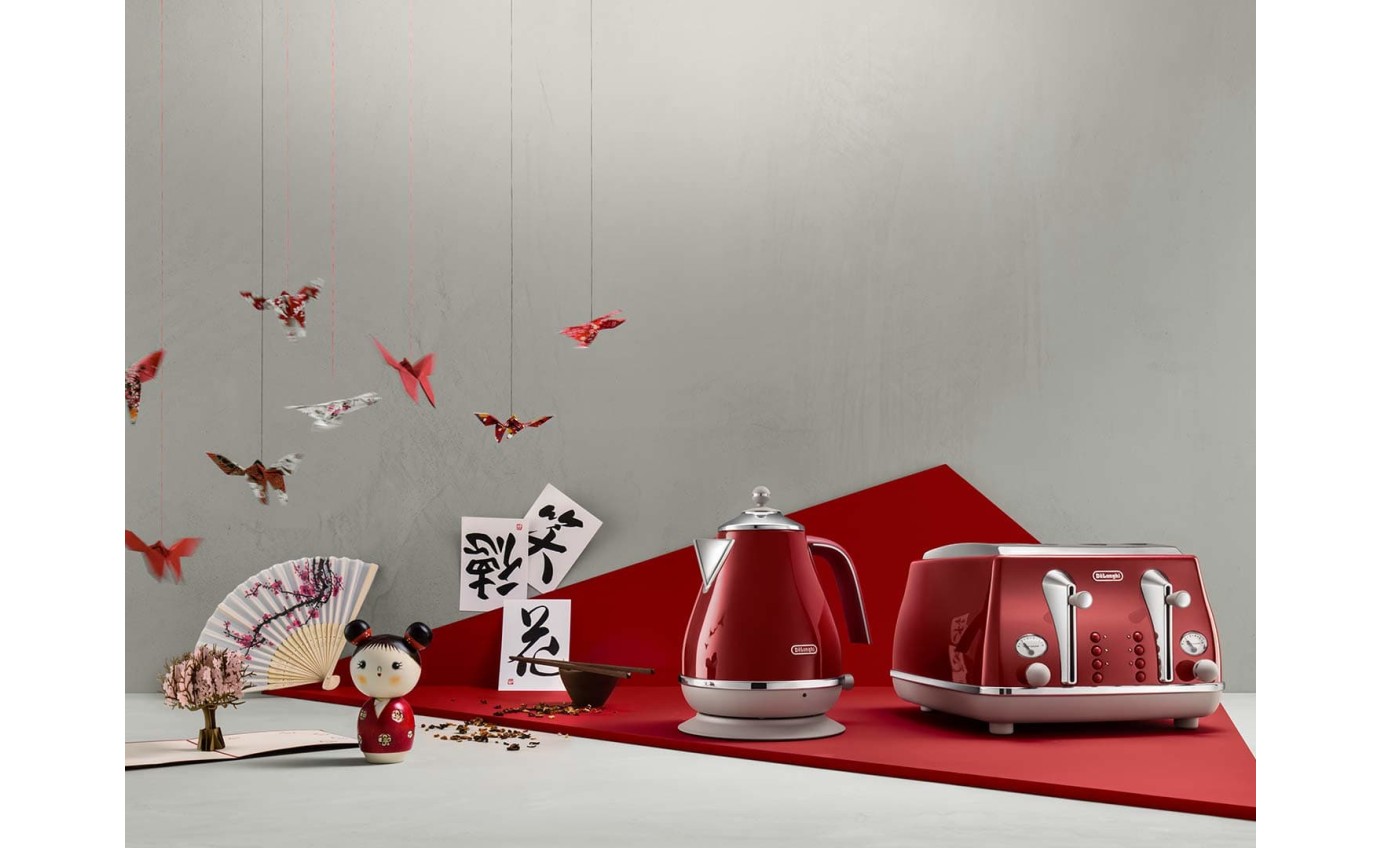 DeLonghi Icona Capitals Kettle (Tokyo Red) KBOC2001R